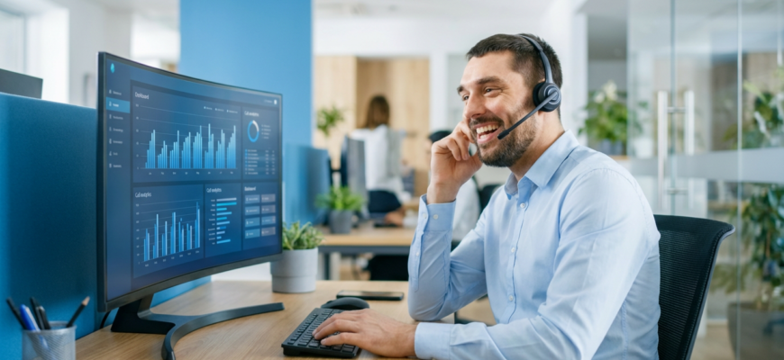 Продажи по телефону - менеджер анализирует звонки